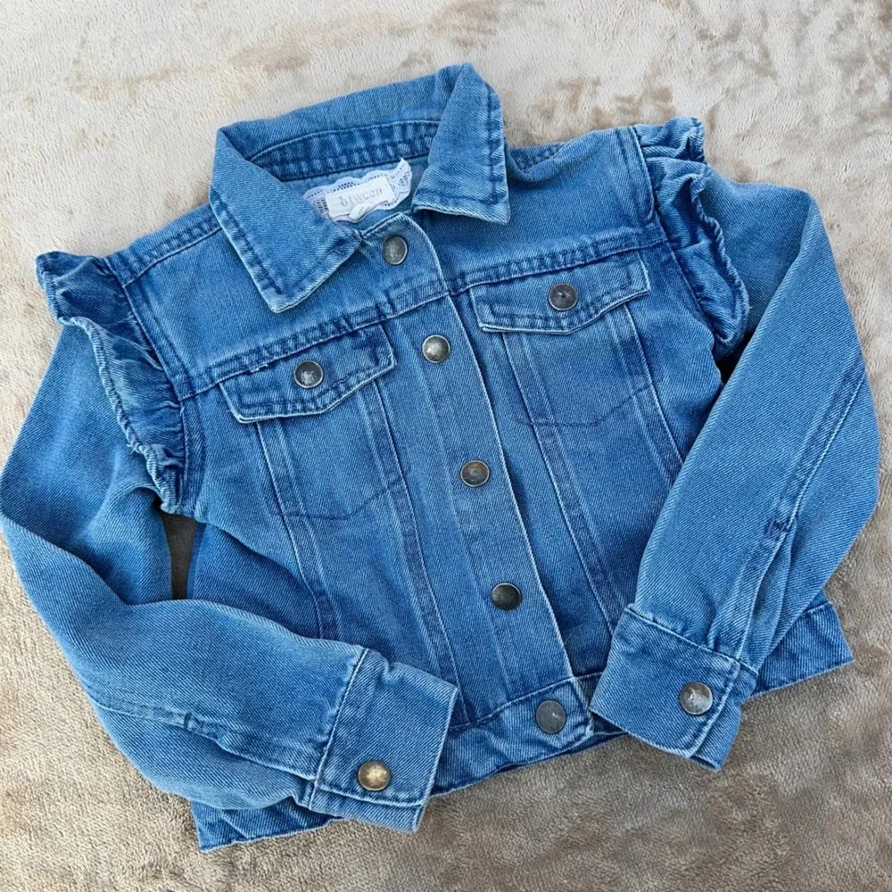 Btween Denim Jacket Girls Size 6 Blue Ruffle Shoulder‎ Cutie Jacket Excellent